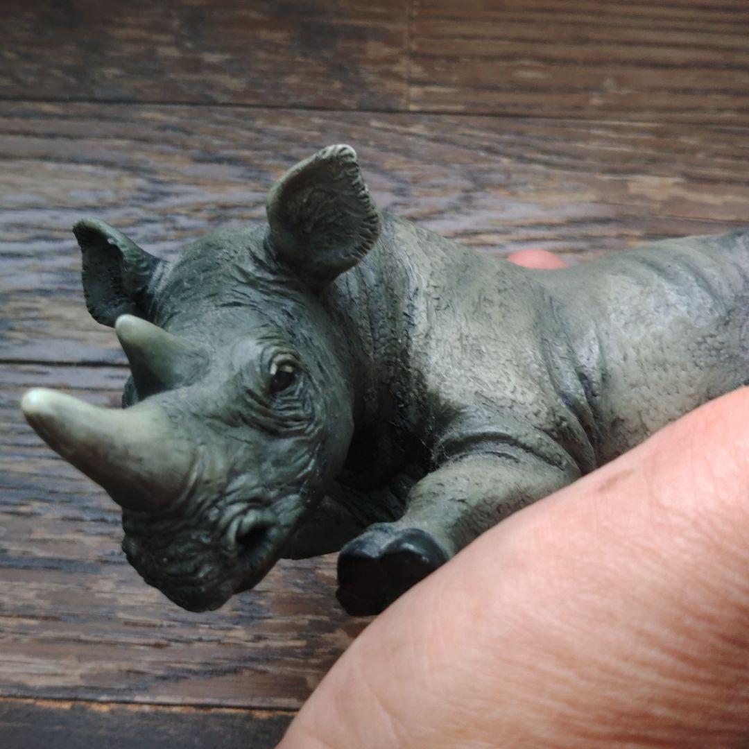 彫刻 のサイ 37年前にグアムで購入 石のように固い素材