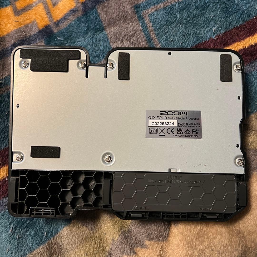ほぼ新品 Zoom G1X Four マルチエフェクター
