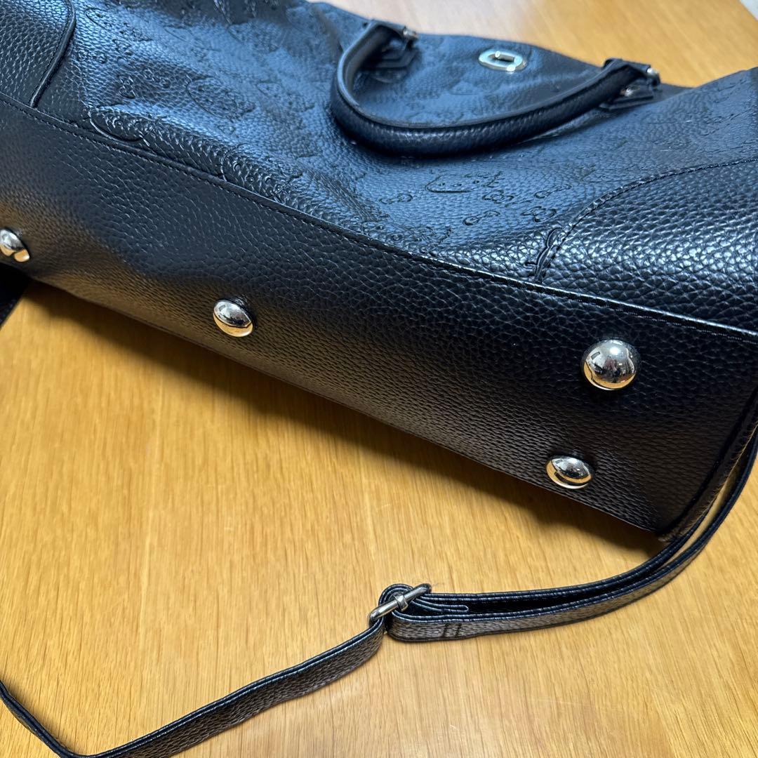 ラウンジフライ ハローキティ コラボ型押しトートバッグ 黒 - メルカリ