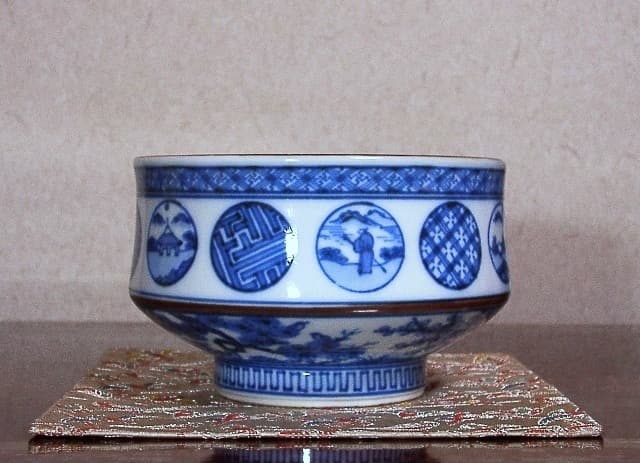 京焼・清水焼　二代 大丸北峰作　倣祥瑞　茶碗　無傷　共箱　古物。