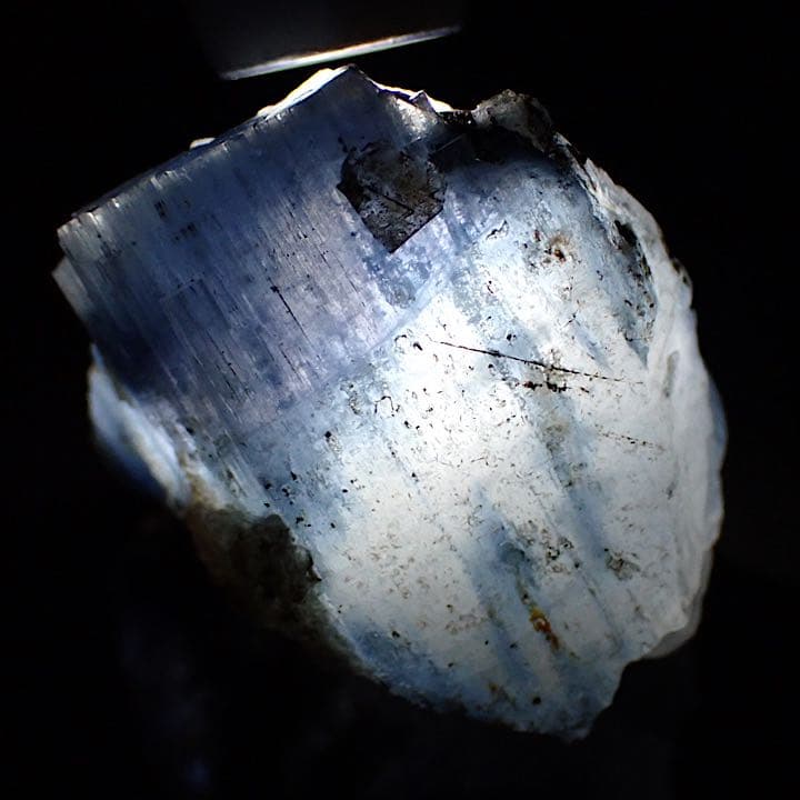 アフガニスタン/デオダラ山岳産】ボロビエバイト(アルカリベリル)原石