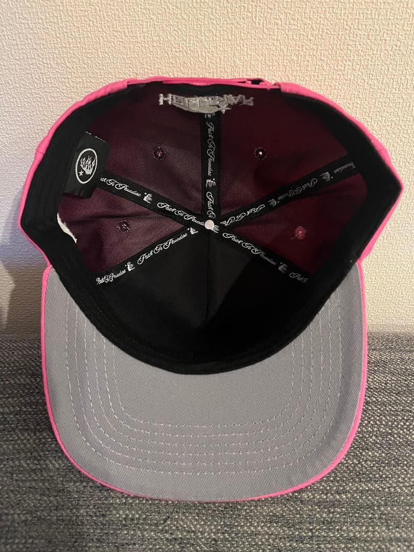 希少 海外限定 HELLSTAR OG PINK SNAP BACK CAP