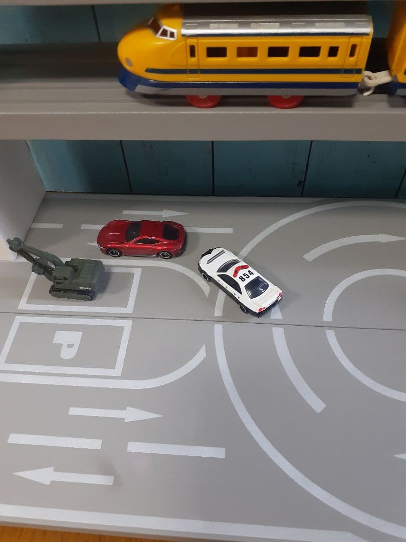 ゆるななちゃん★１枚板仕様、プラレール棚1段追加トミカプラレール収納棚