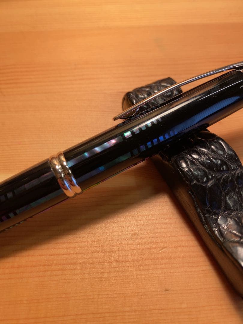 パイロット キャップレス万年筆 螺鈿(水面) 逆輸入モデル - メルカリ