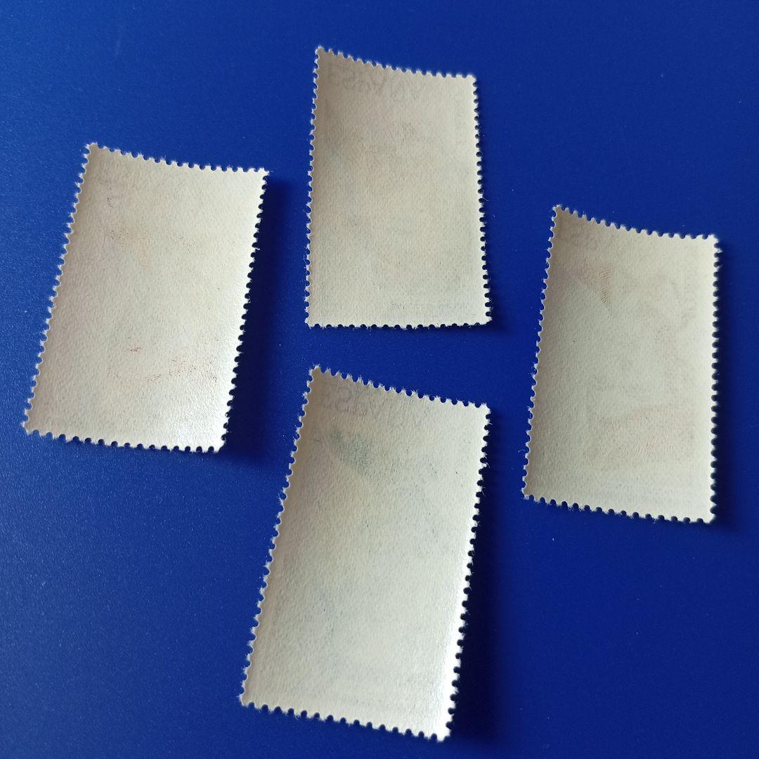 2302 外国切手 イタリア 陶瓷器の芸術等2連刷 未使用