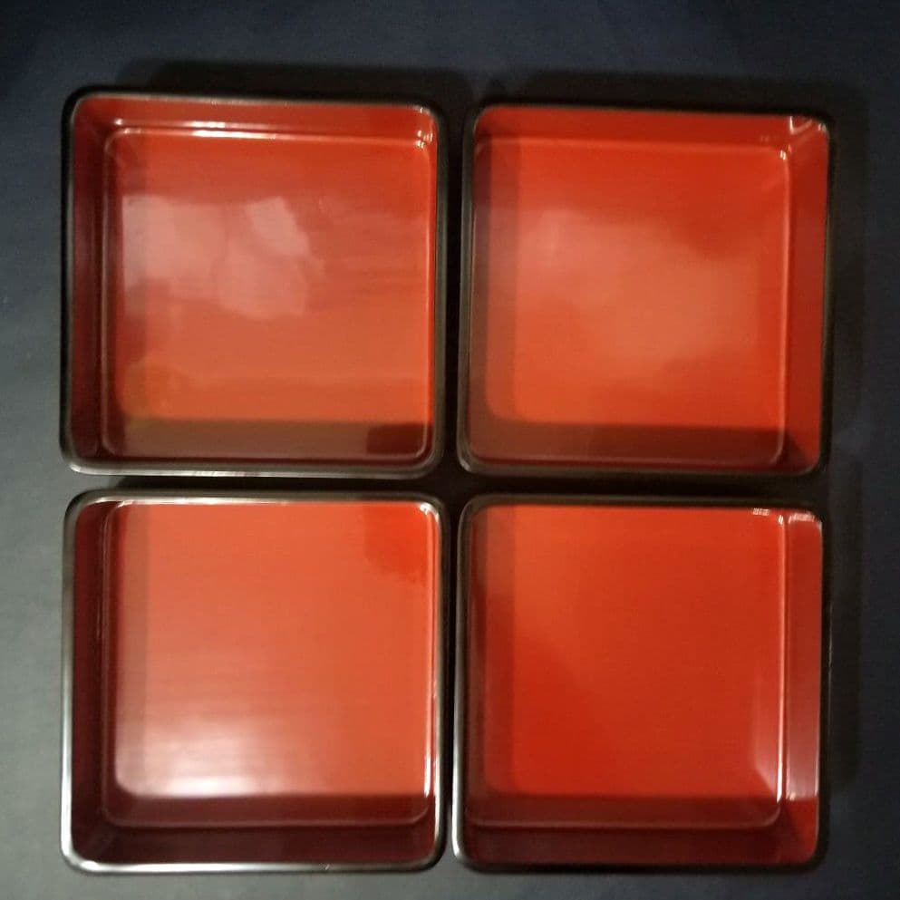 美品 輪島塗 布着本堅地 四段重 黒漆 極上菊花 沈金 蒔絵 重箱