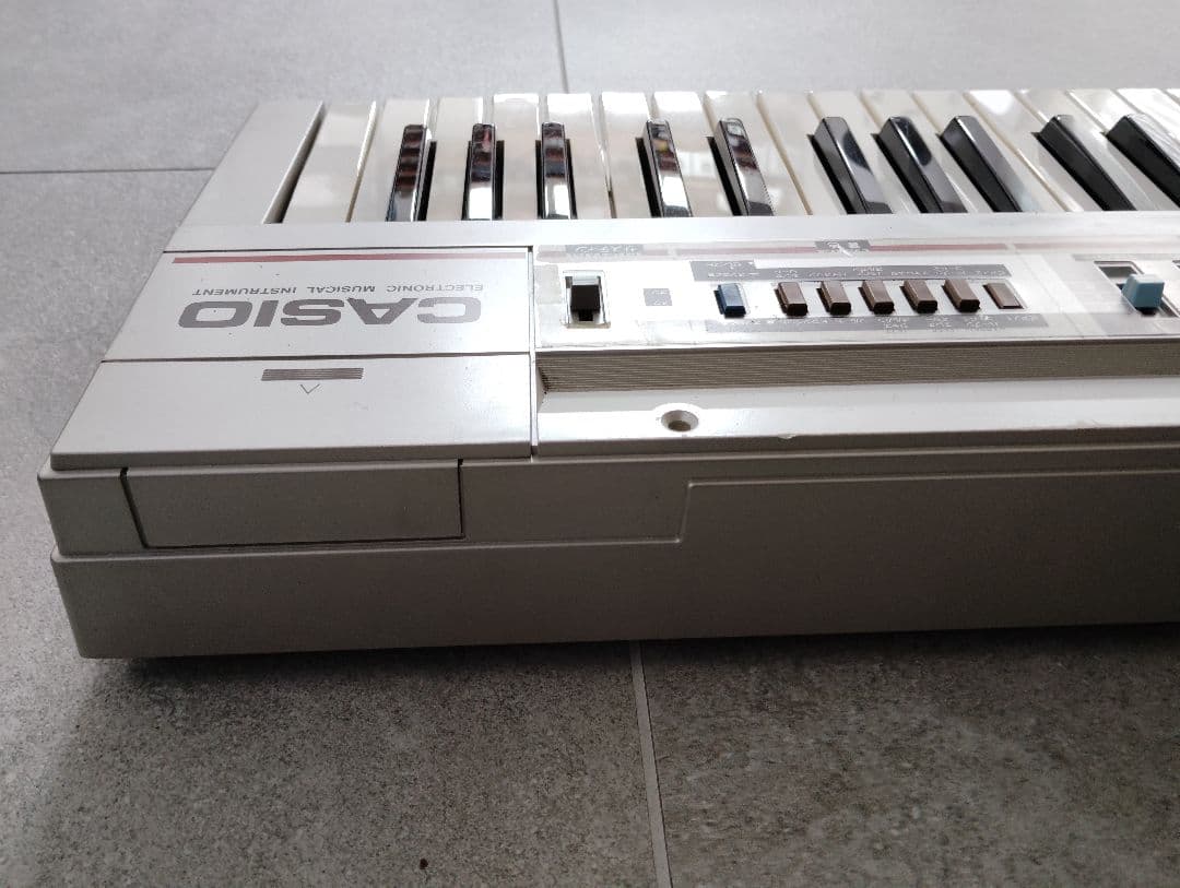 CASIO Casiotone CT-320 電子ピアノ シンセサイザー 銀色