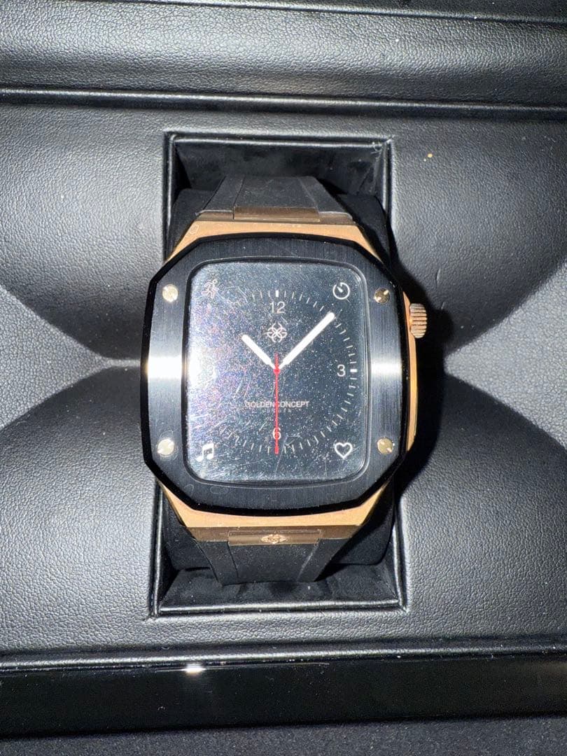 golden concept 44mm ローズゴールド×ブラックシリコン