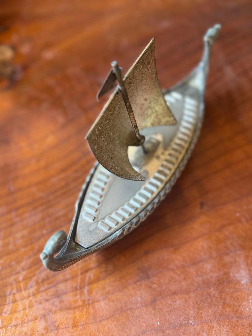 アンティーク】ノルウェー・バイキング船 金属製の小物入れ