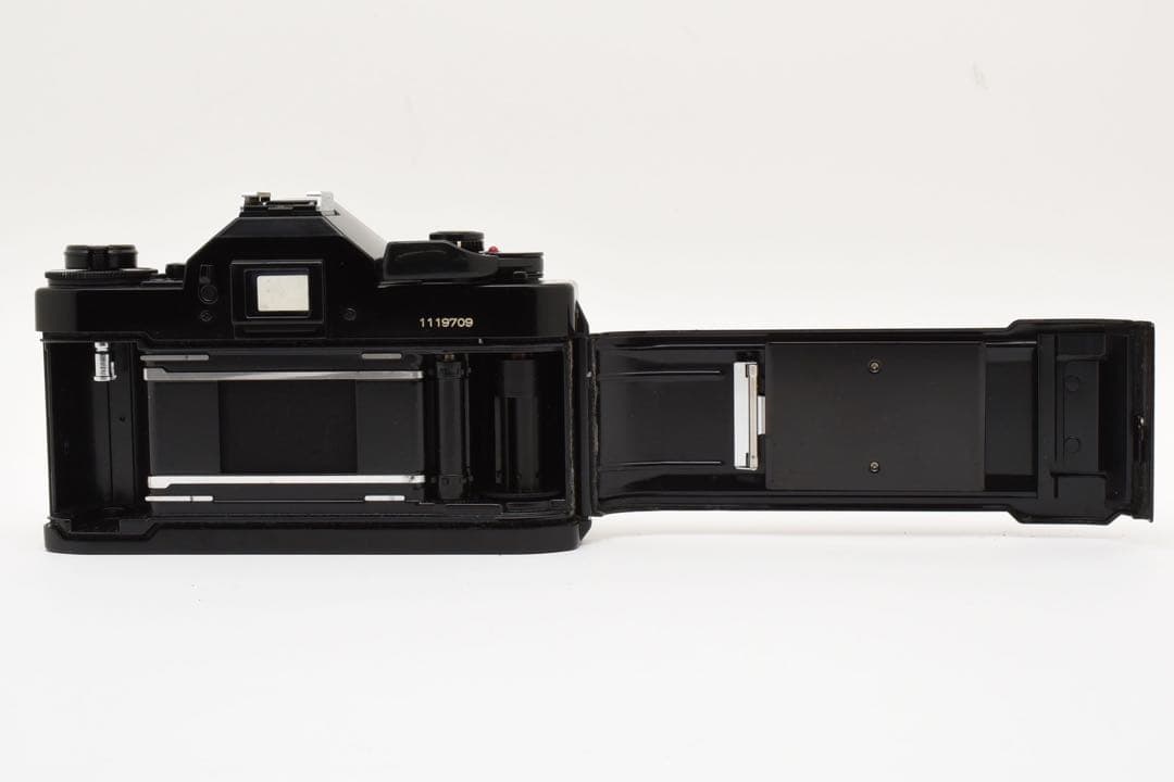 223☆動作品☆ CANON A-1 ブラック ボディ