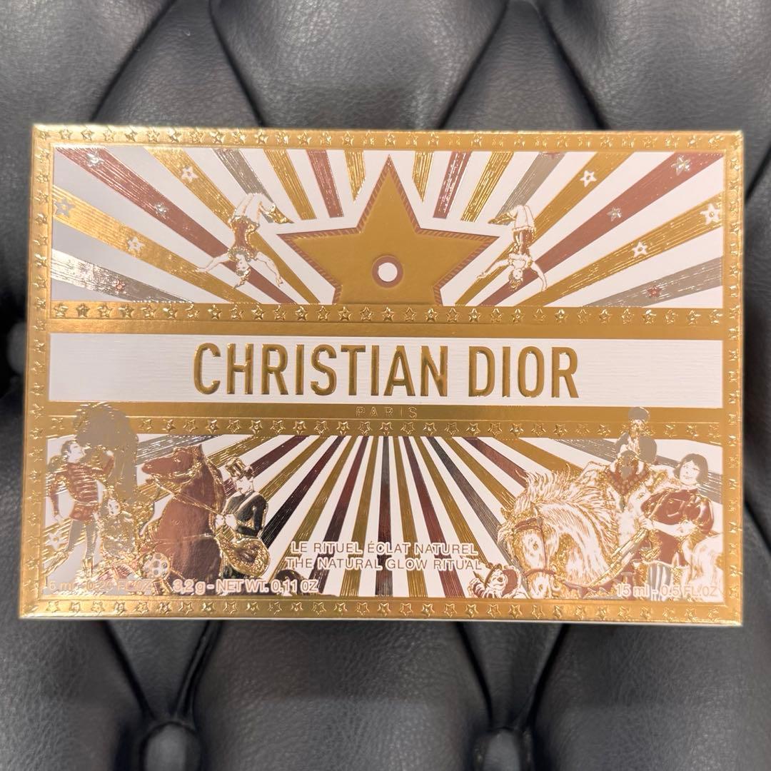 Dior 2025 クリスマスコフレ ポーチセット - メルカリ
