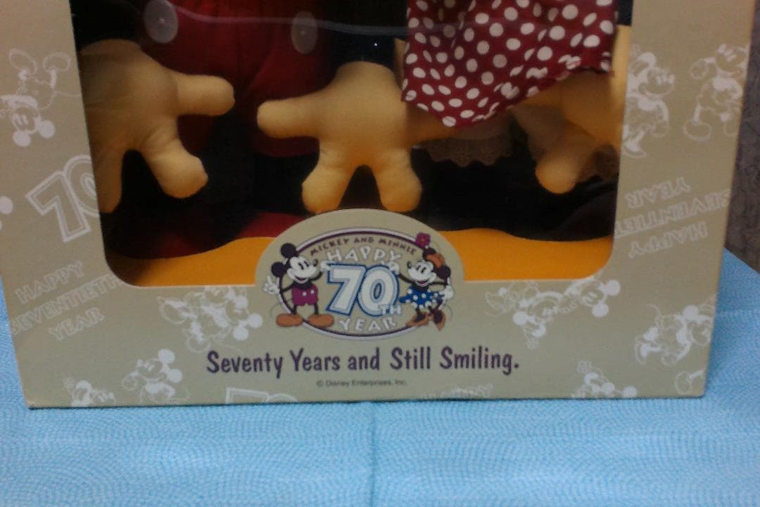 ディズニー、ミッキー＆ミニーぬいぐるみ70周年記念商品