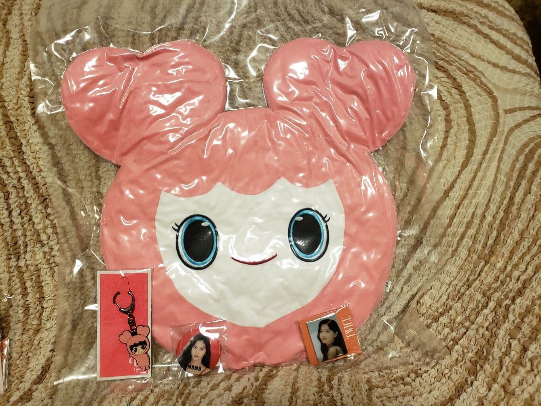 TWICE モベリーフェイスクッション モモ ワールドツアー 4点セット