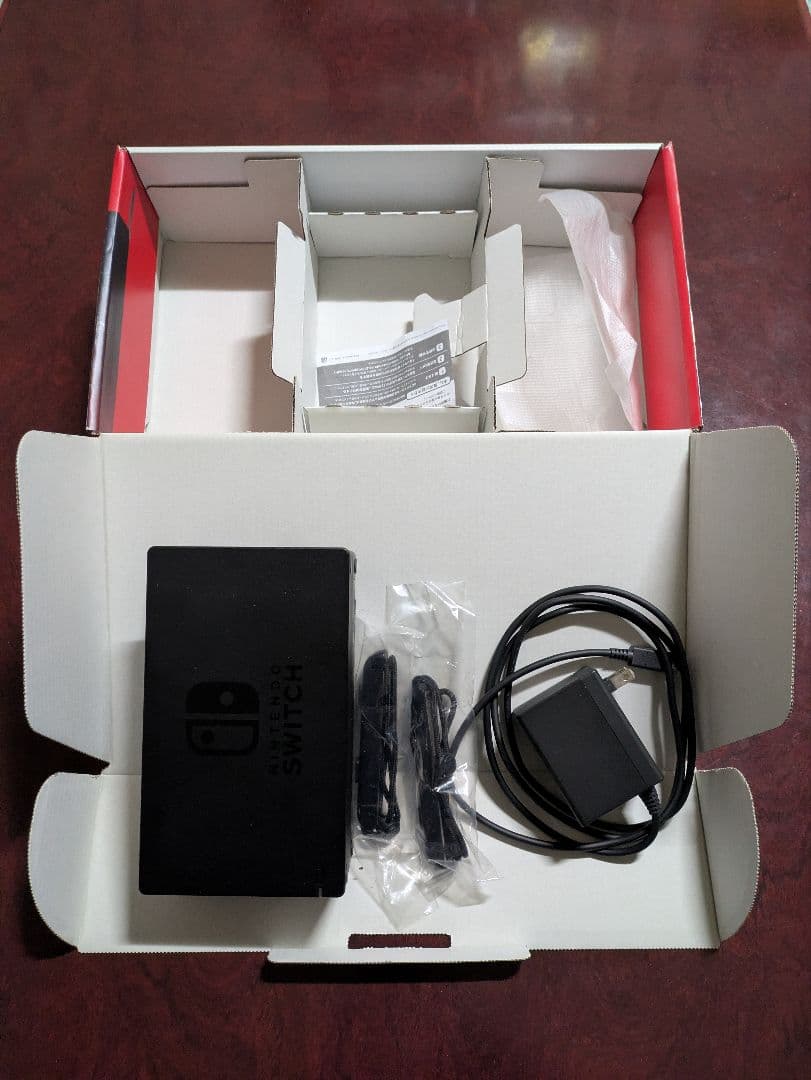 Nintendo Switch 本体 ネオンレッド・ネオンブルー