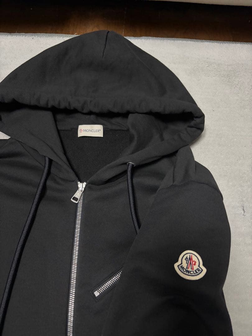 nsx　　　　モンクレール ジップアップ　パーカー　　黒　L