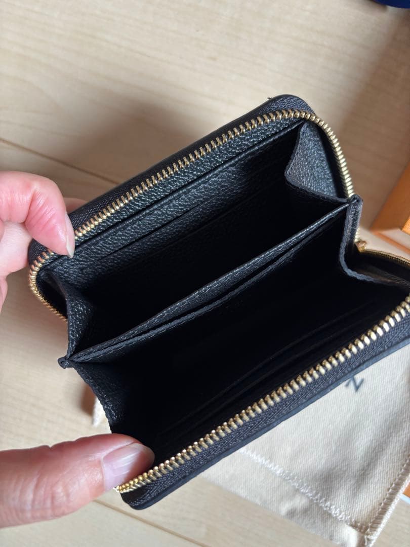 Louis Vuitton ルイヴィトン ジッピーパースアンプラント黒
