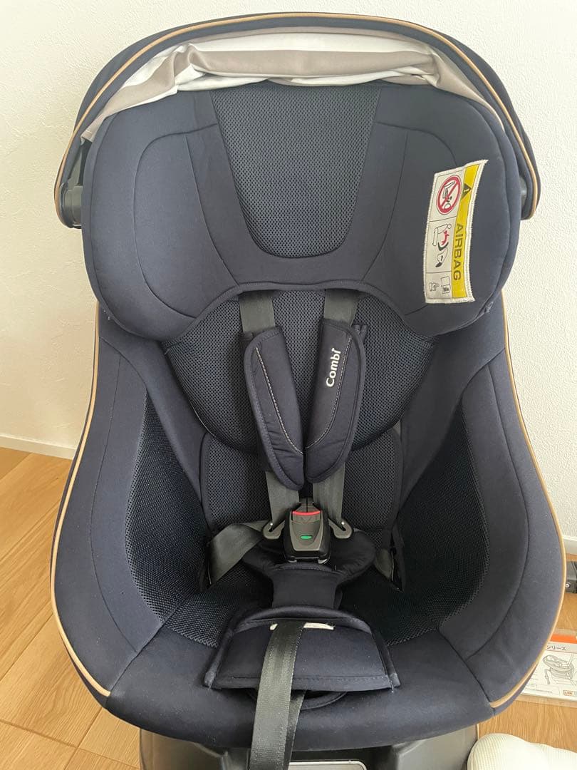 Combi コンビ クルムーヴ スマート エッグショック ネイビー CG-UIG