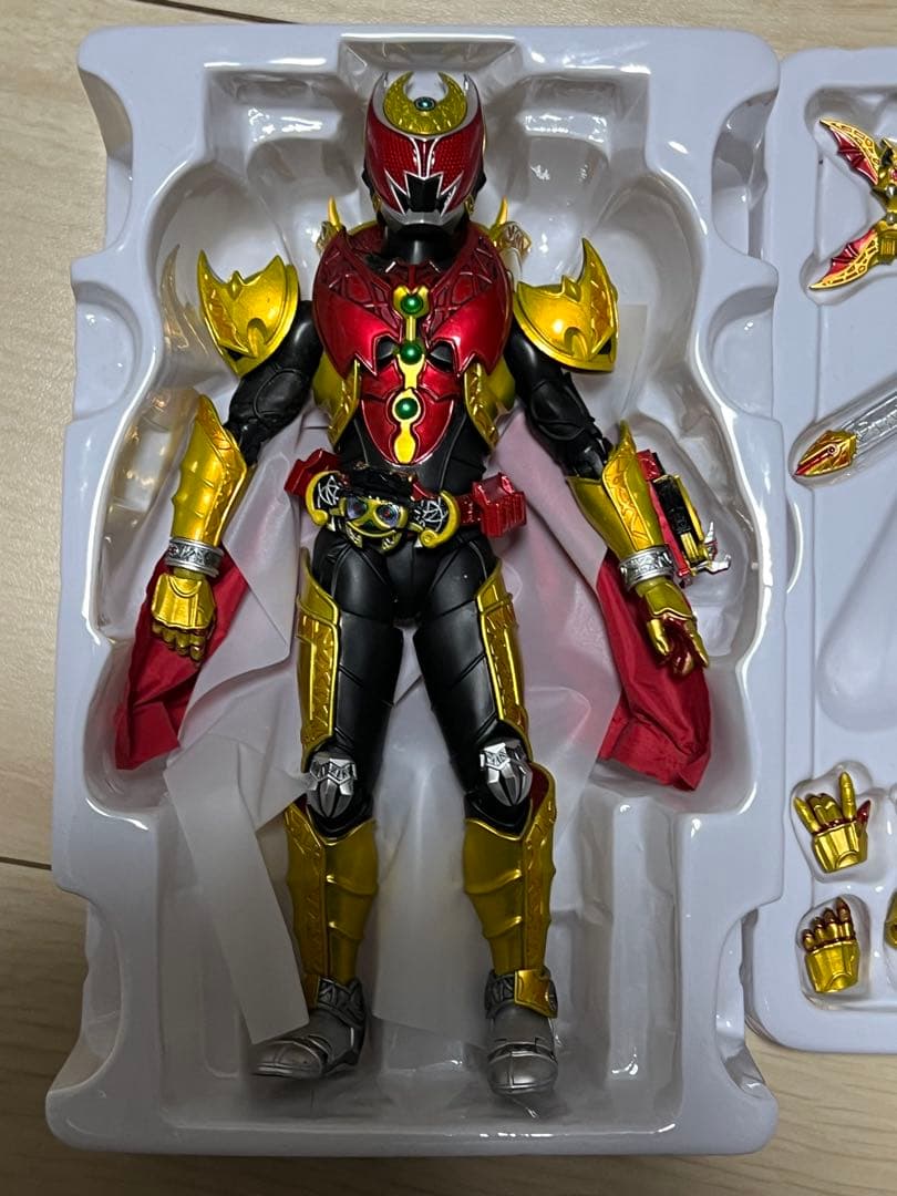 H*d様 SHFiguart真骨彫　仮面ライダーキバエンペラーフォーム