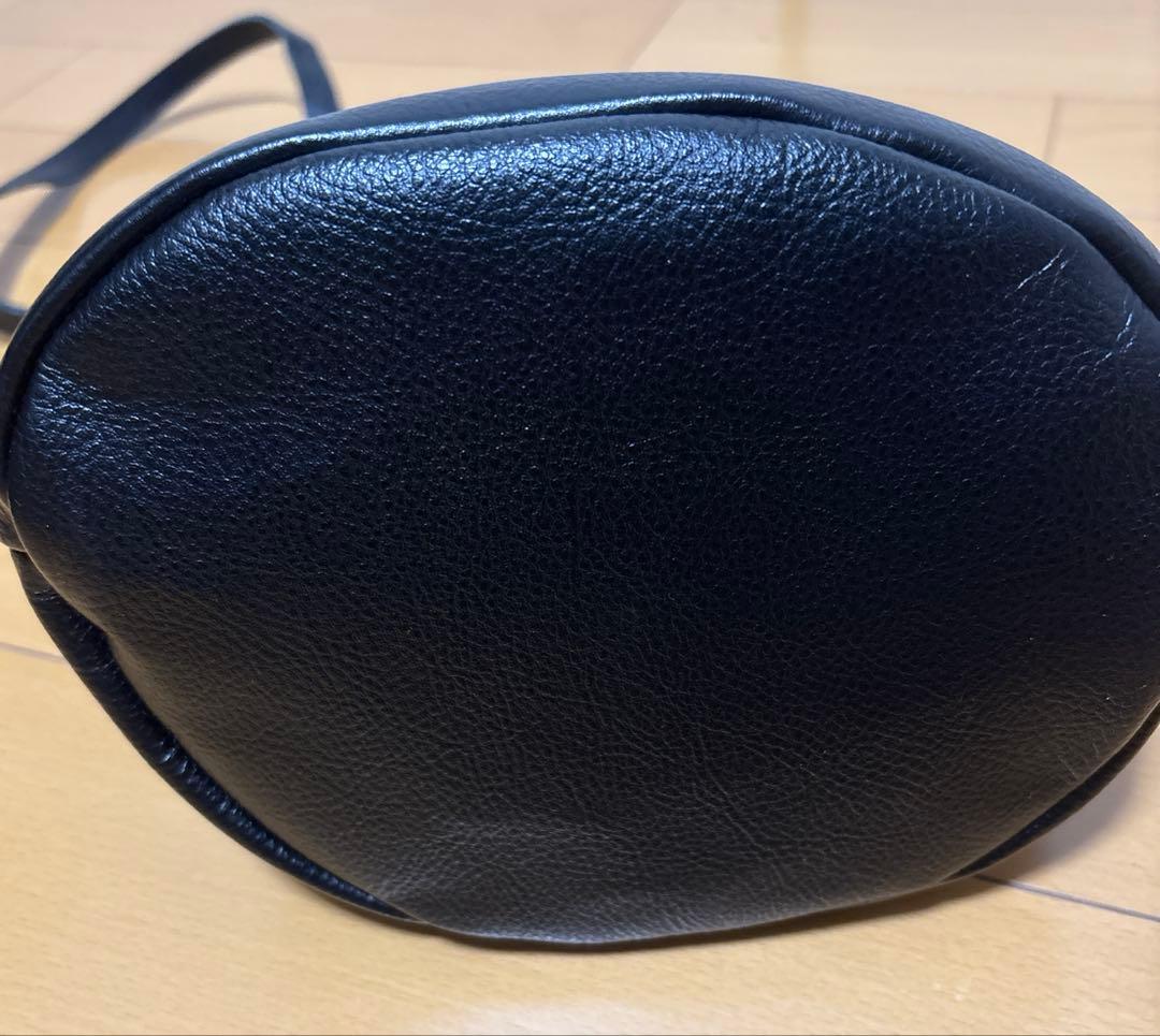 OURこだわりレザーのポットバッグ（ショルダー付き）ブラック