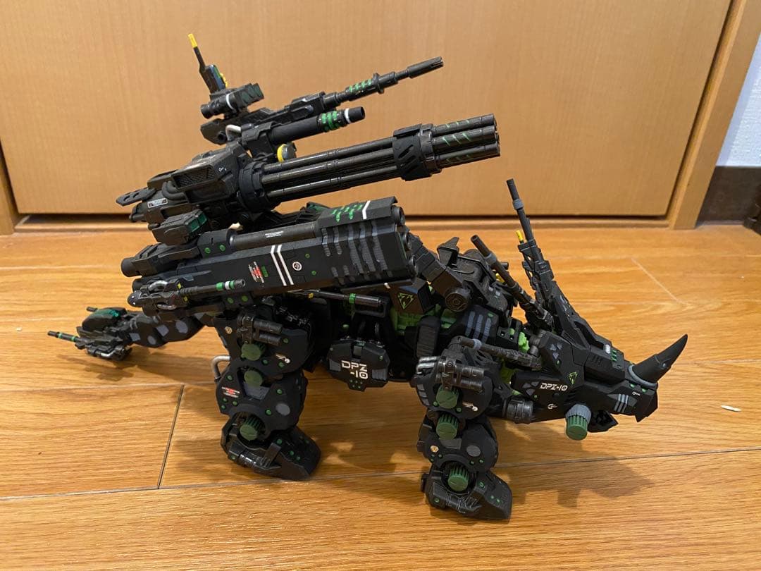 コトブキヤ ゾイド HMM ダークホーン プラモデル　塗装済み