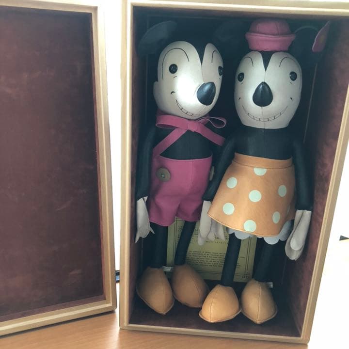 ヤングエポック社のミッキーとミニー