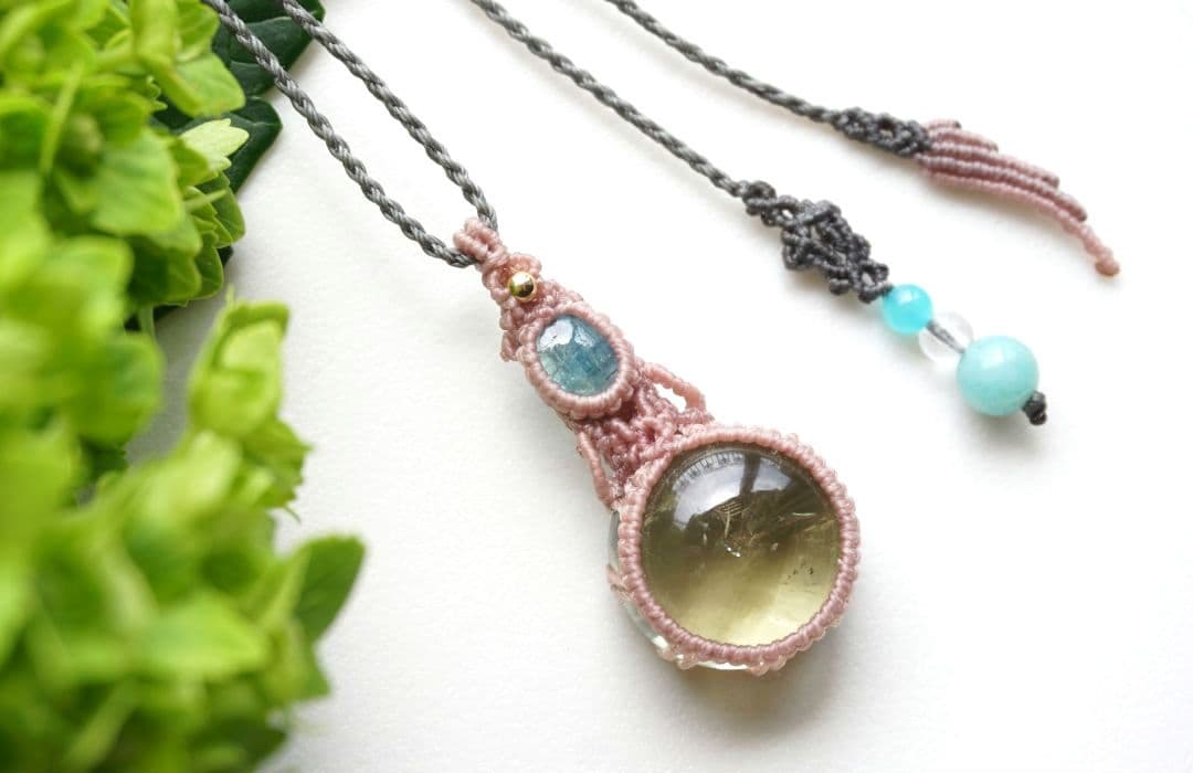 《山霞》グリーンアメジスト　グリーンカイヤナイト　マクラメ　ネックレス