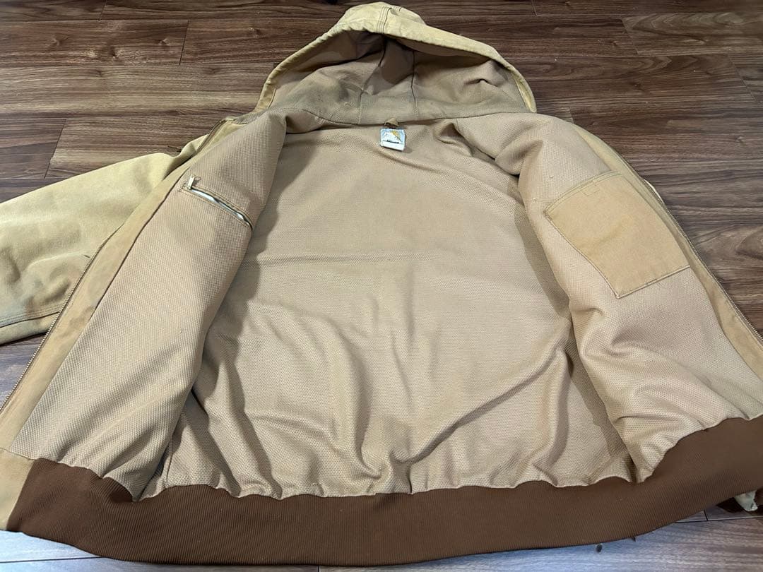 Carhartt アクティブジャケット・良い感じのフェード感
