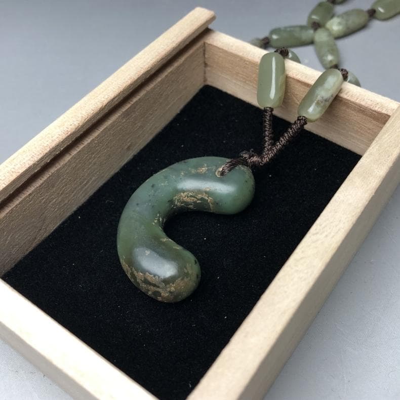 玉製・勾玉・土偶・石器 ペンダント 共箱