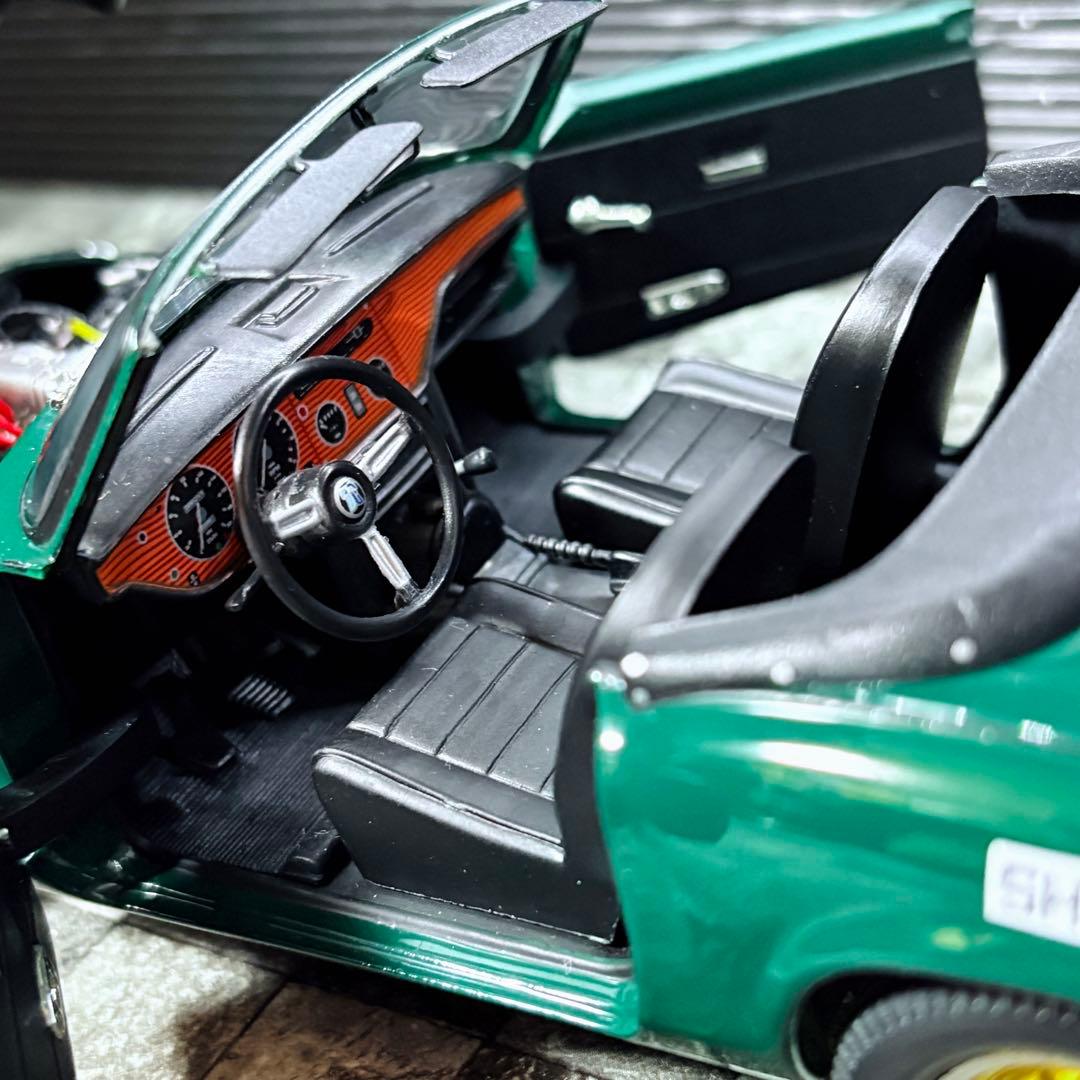 ワンオフカスタム 1/18 SunStar トライアンフ スピットファイアMKⅣ