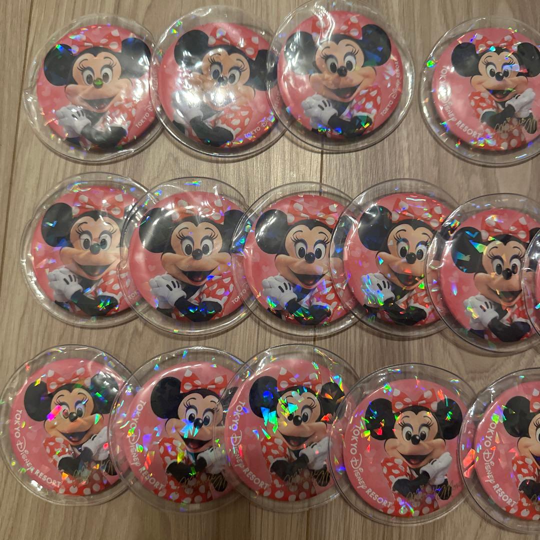 24個セット】実写 缶バッジ ミニー まとめ売り