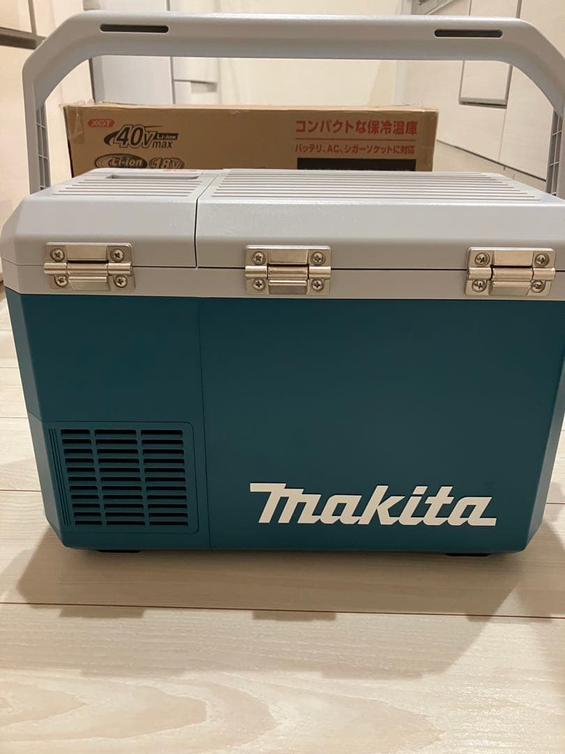 マキタ　コードレス冷温庫　40V CW003G 2回のみの使用　付属品完備
