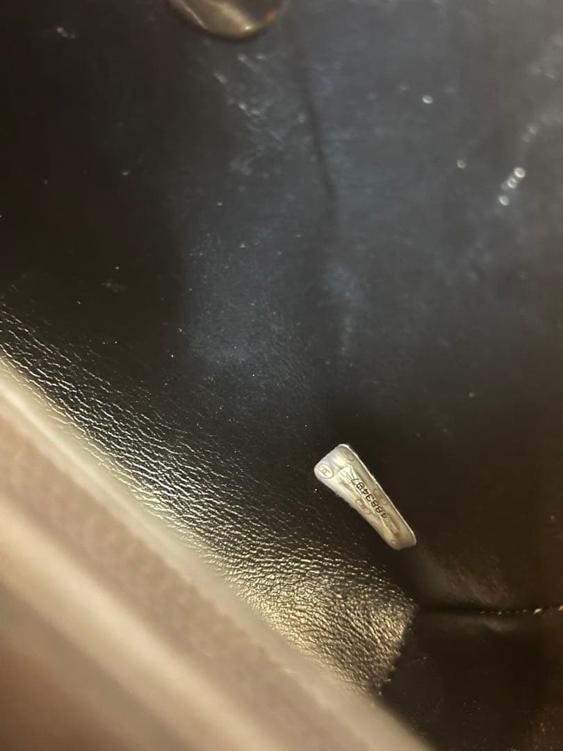 Chanel ブラック エナメル キルティング ハンドバッグ