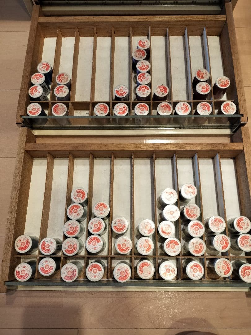 タイヤ―印 木製糸ケース 手芸 店舗什器 昭和レトロ ミシン糸341個付