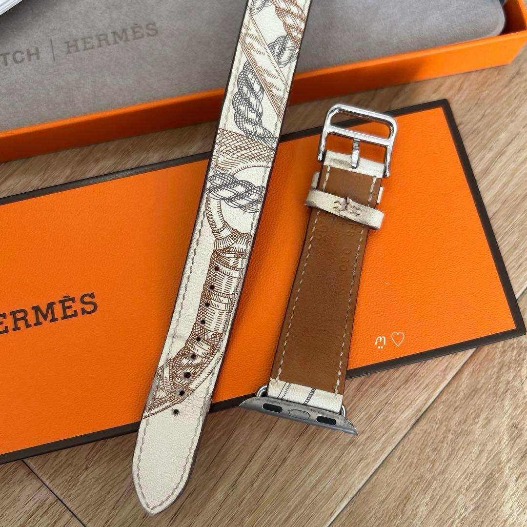 エルメス ドゥブルトゥールレザーストラップ アップルウォッチ替え