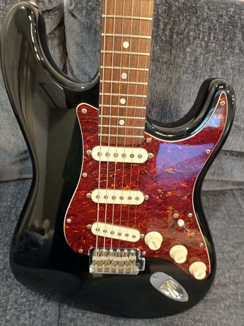 Bacchus BST-400　ストラトキャスタータイプ