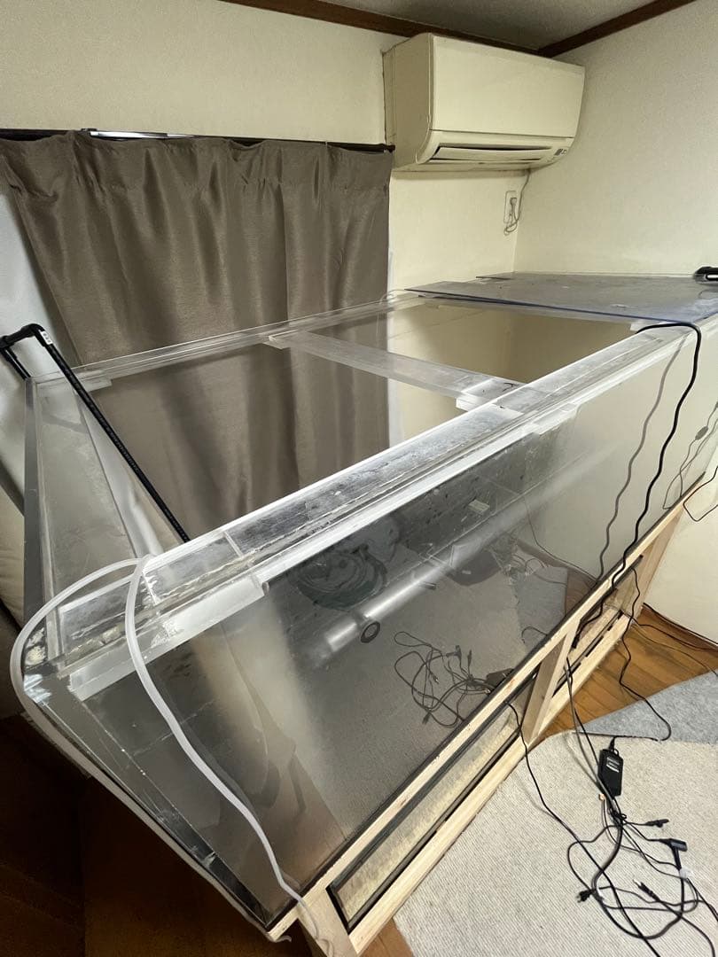 大型アクリル水槽 横幅200cm縦75 奥行100 自宅まで引取り可能な方