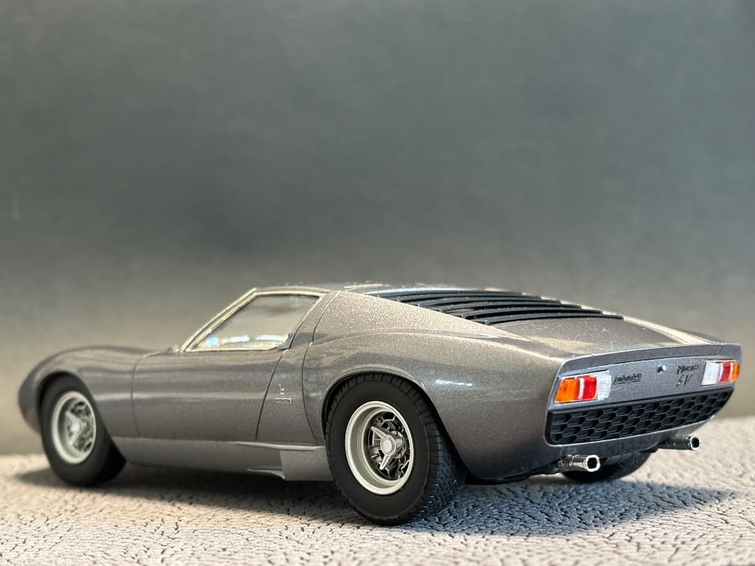 ハセガワ　ランボルギーニミウラ 1/24 完成品