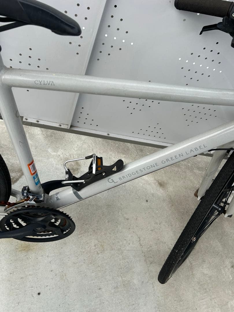 ブリヂストン CYLVA F24 ホワイトYF2449