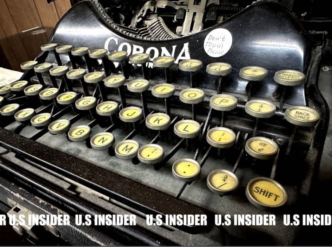 1924年頃 コロナ4 / ポータブルタイプライター　アメリカン・ヴィンテージ