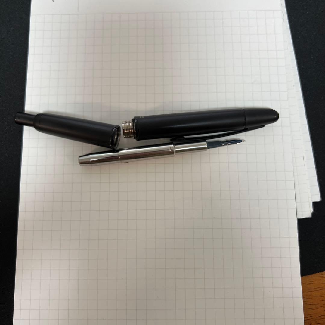 Pilot キャップレスブラック