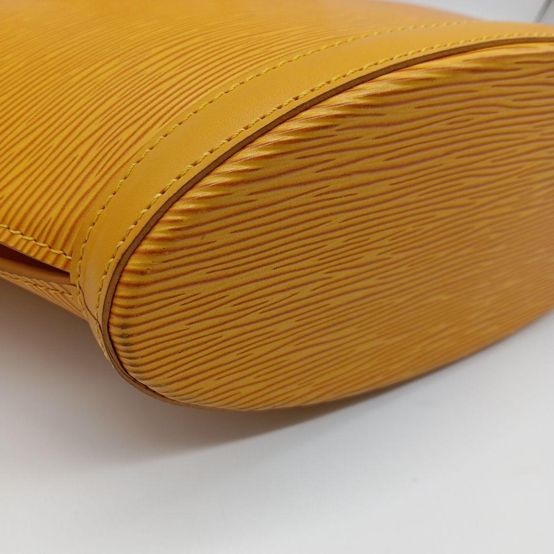 2-2213 LOUISVUITTON エピ サンジャック ハンドバッグ