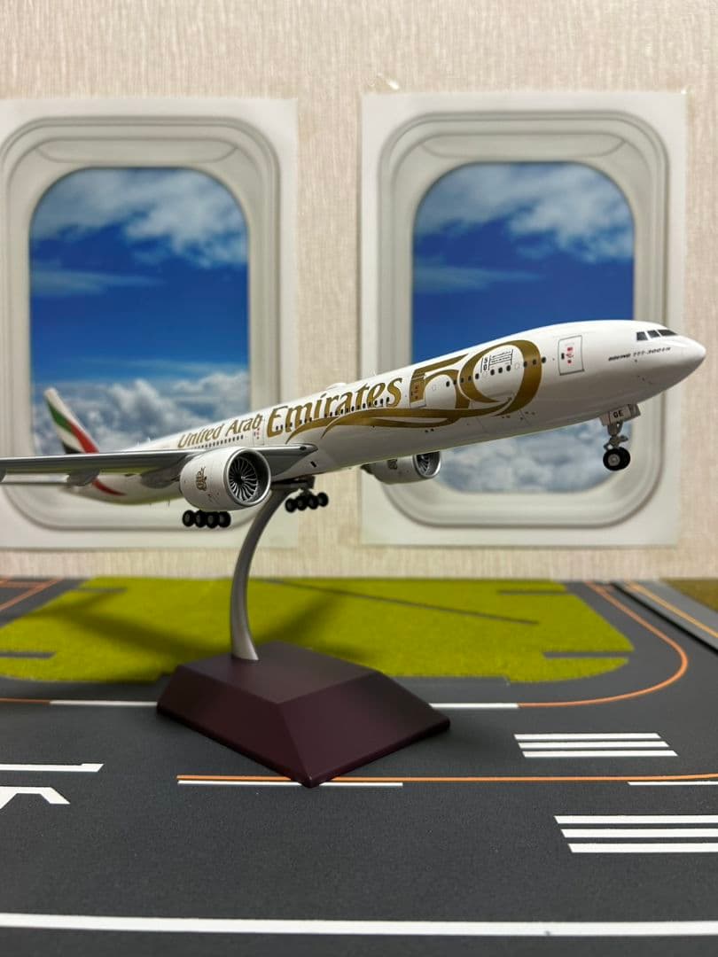 エミレーツ航空 UAE 50周年記念モデル B777 1/200