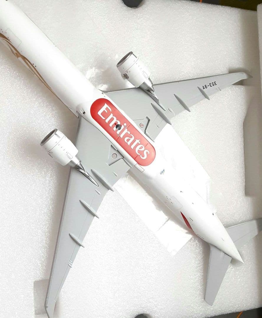 エミレーツ航空 UAE 50周年記念モデル B777 1/200 - メルカリ