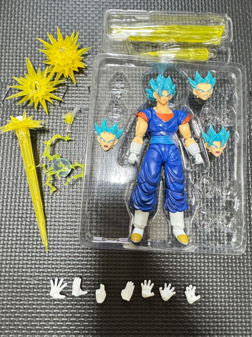 S.H.Figuarts スーパーサイヤ人ゴッドスーパーサイヤ人ベジット-超-