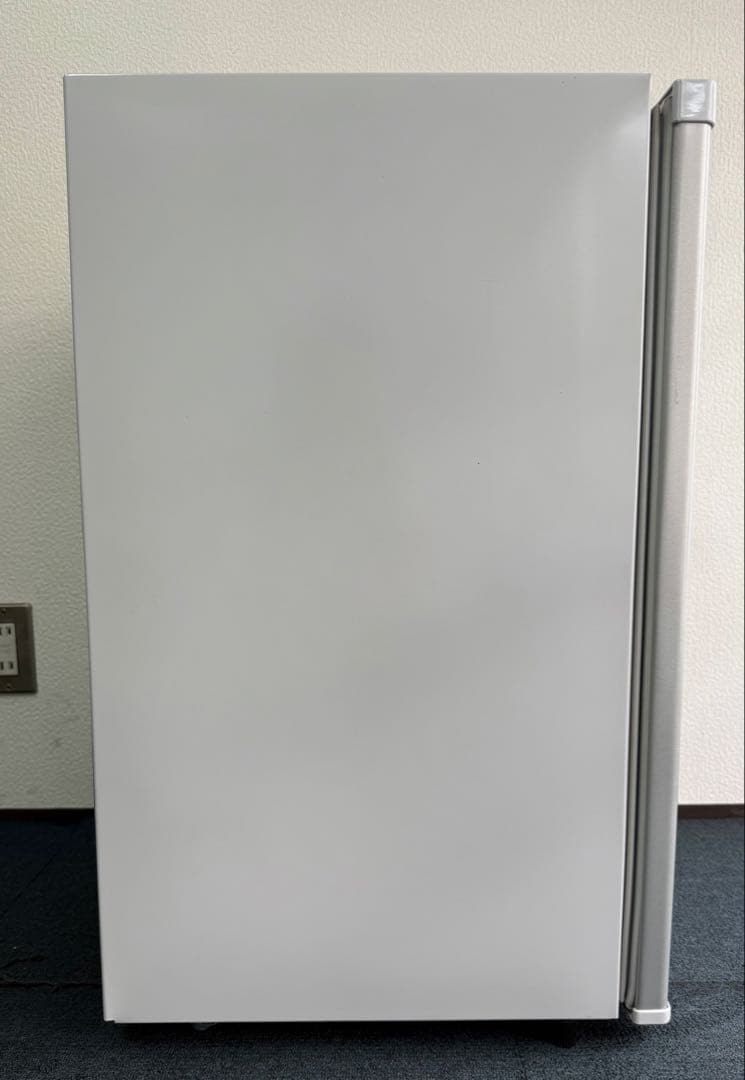 u*6様 【動作品・送料無料】自炊の1人暮しに最適75L冷蔵庫　DR-77AS