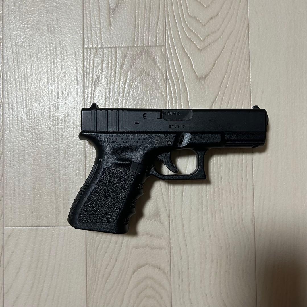 Glock 19 エアガン ブラック マガジン3個、ホルスター付き