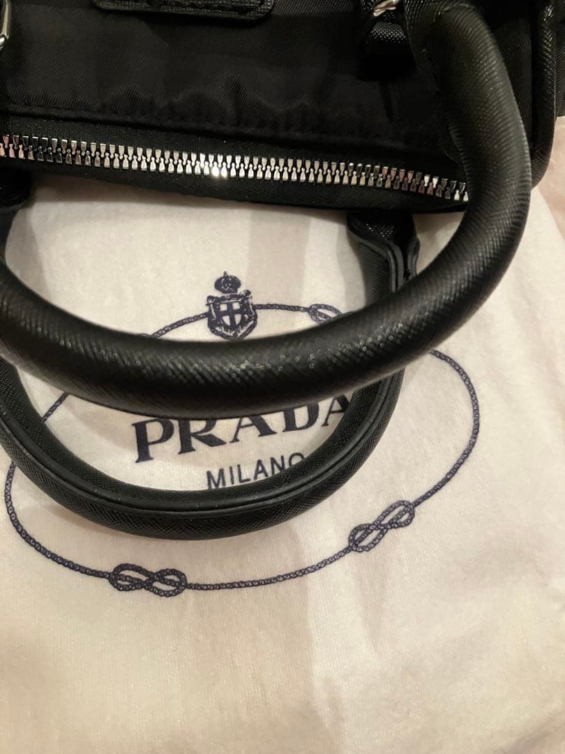 ブラック ハンドバッグ