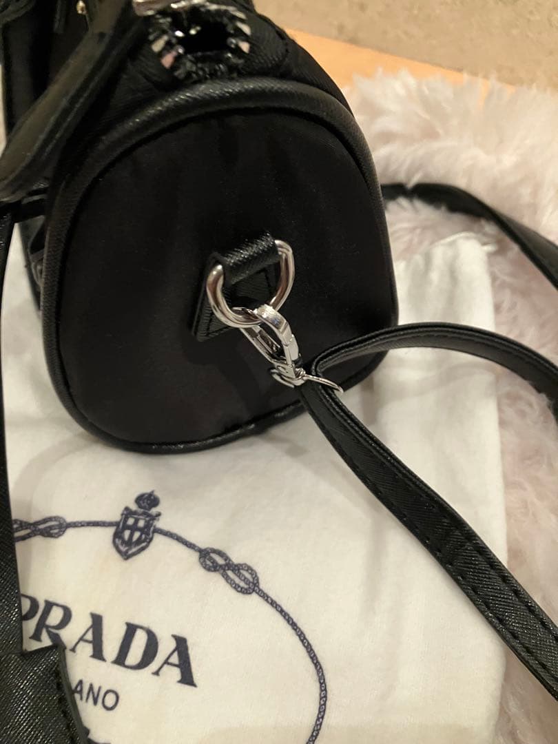 ブラック ハンドバッグ