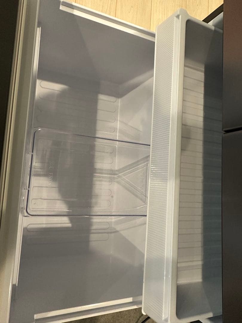 SHARP 6ドア　冷蔵庫　2023年製　メタルドア