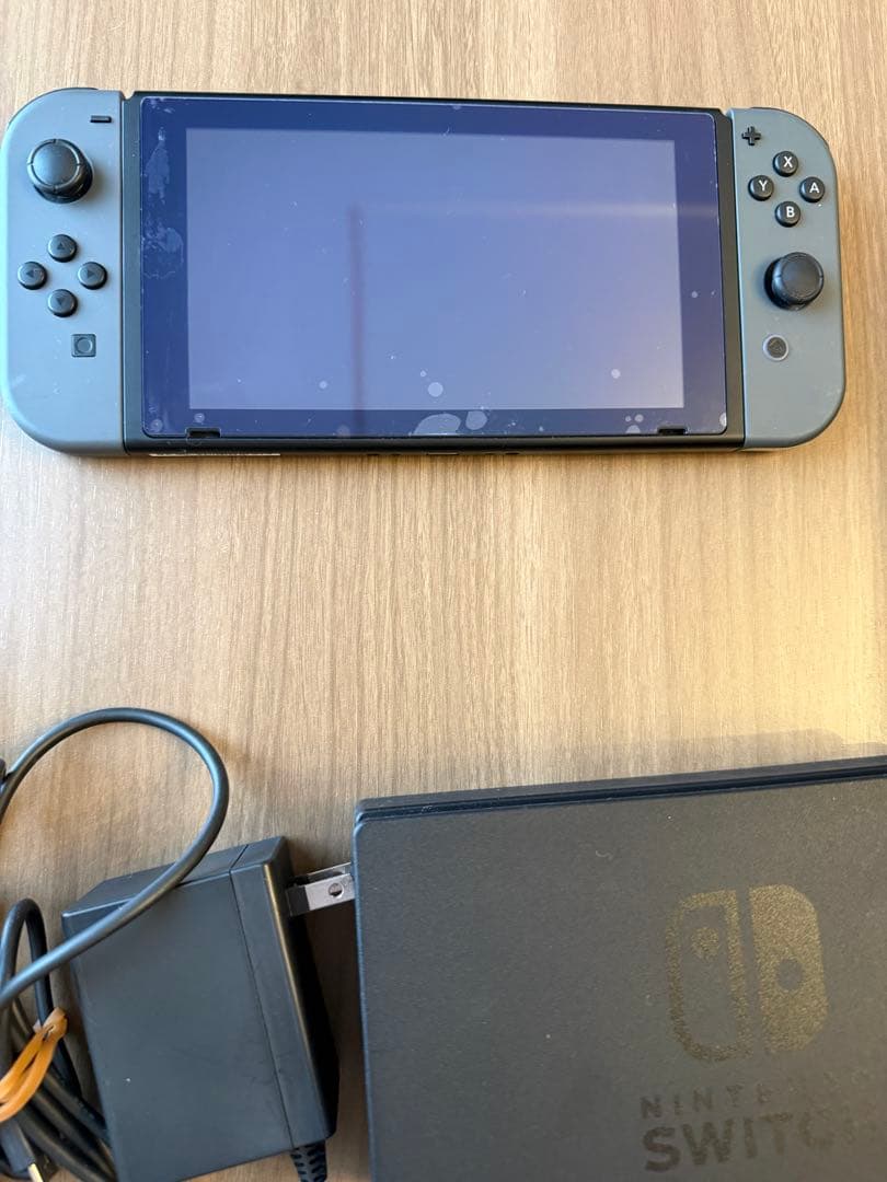 Nintendo Switch 本体 + 付属品（コントローラー付き）